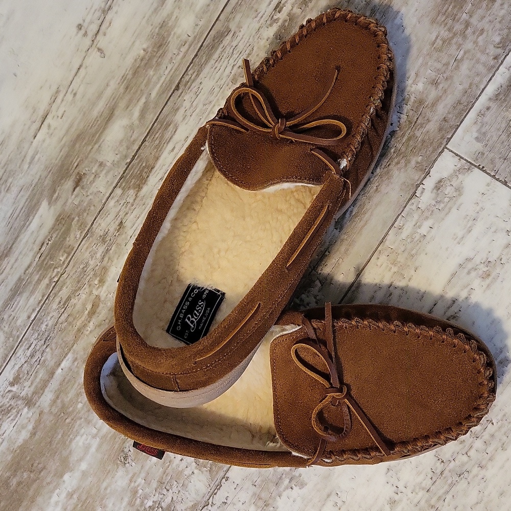 Men's Bass Soft Leather Upper Moccasin Slippers